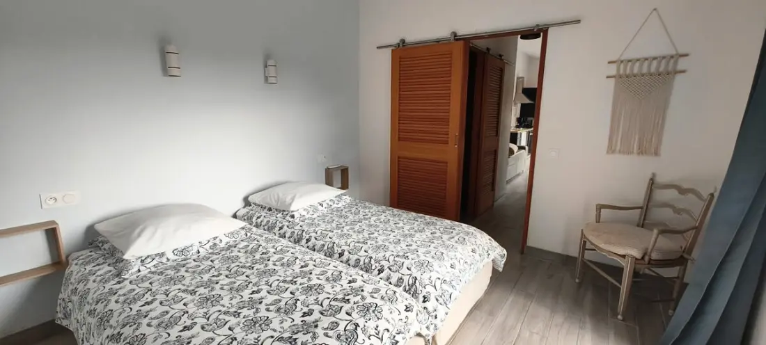 Tulajdonos 22 Pers. Kert és medence