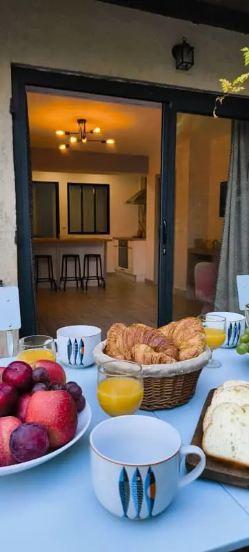 Tulajdonos 22 Pers. Kert és medence