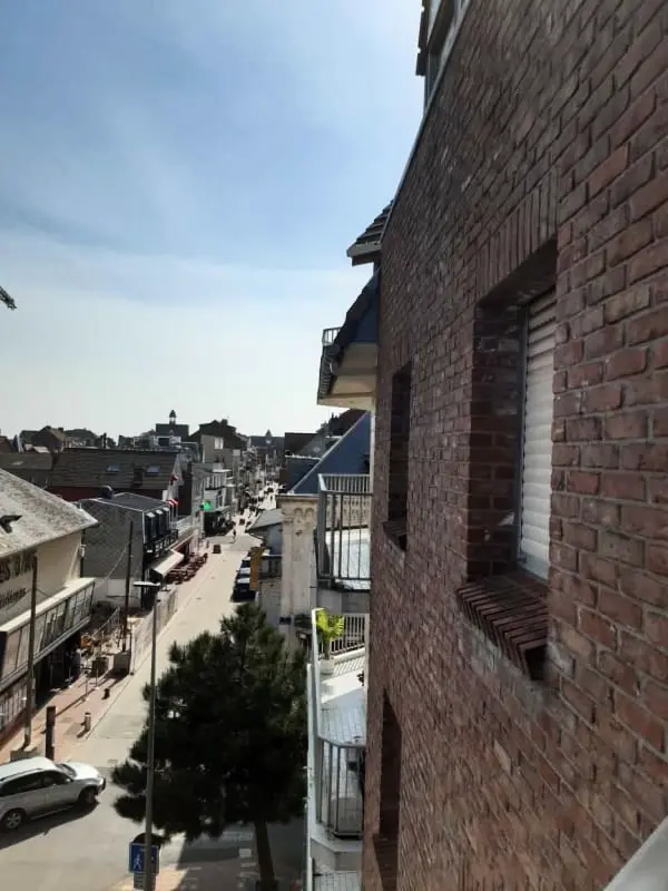 Világos apartman közel a tengerhez
