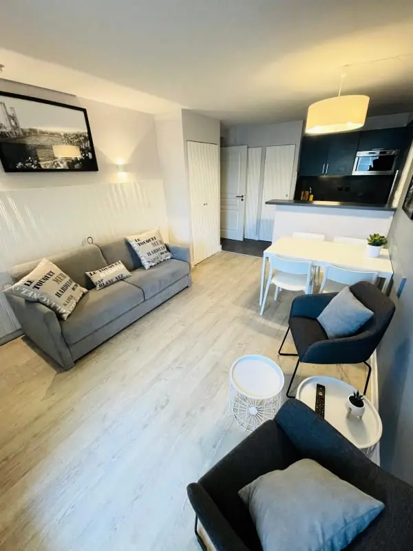 Residence Charming Apartman 5 személy számára úszási medence, parkolás és tenisz