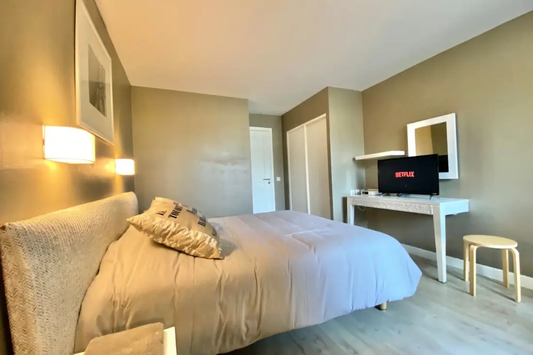 Residence Charming Apartman 5 személy számára úszási medence, parkolás és tenisz