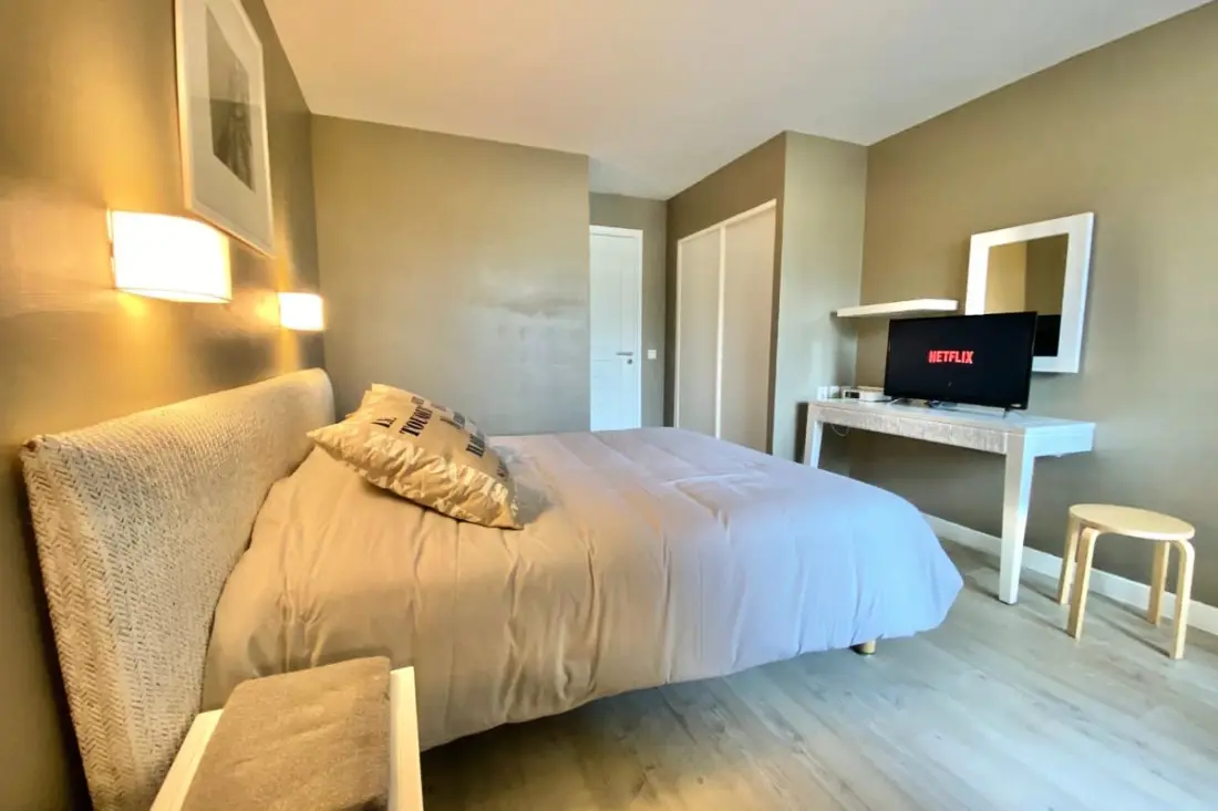Residence Charming Apartman 5 személy számára úszási medence, parkolás és tenisz