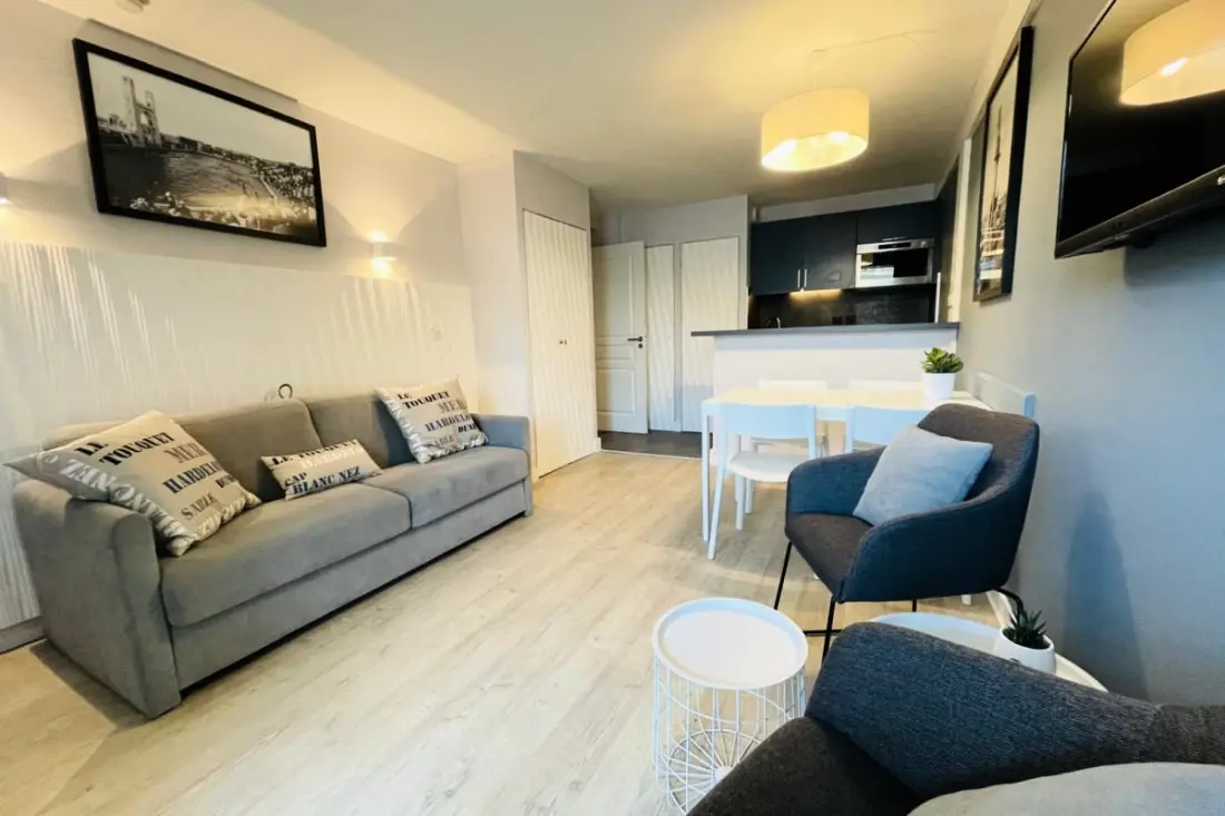 Residence Charming Apartman 5 személy számára úszási medence, parkolás és tenisz