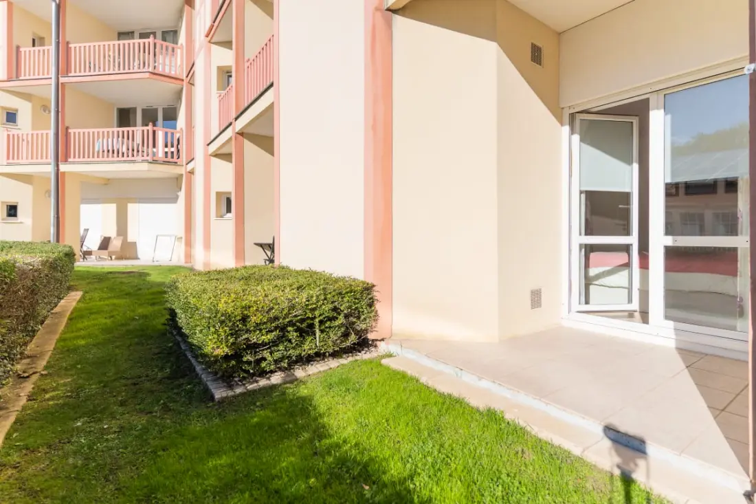 Residence Charmant appartement 5 pers Rdc met zwembad, tennis en privé parkeergelegenheid 60