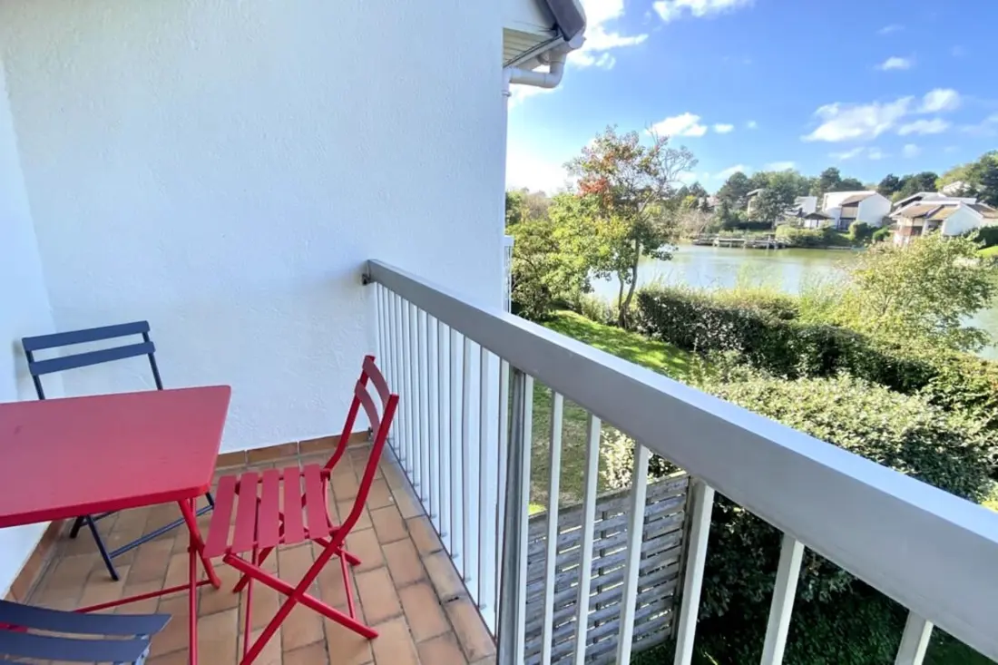 Residence Relaxing stay with Water view. Appt For 6 Luminous and Comfortable Pers
