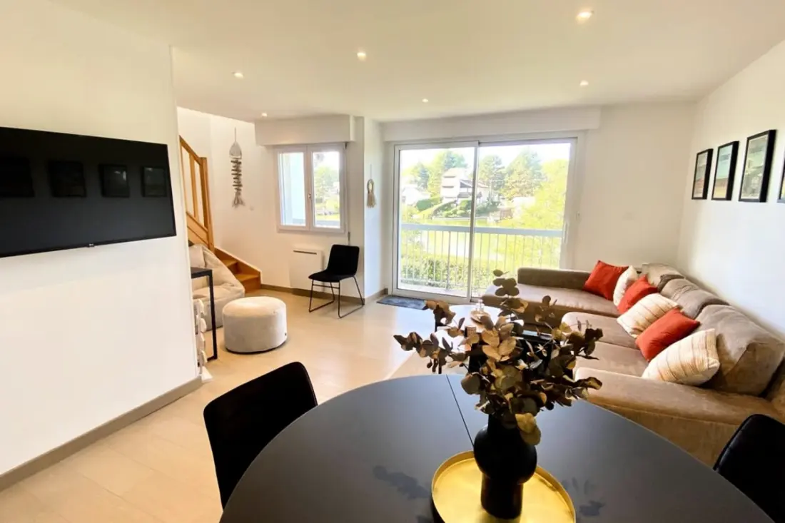 Residence Relaxing stay with Water view. Appt For 6 Luminous and Comfortable Pers