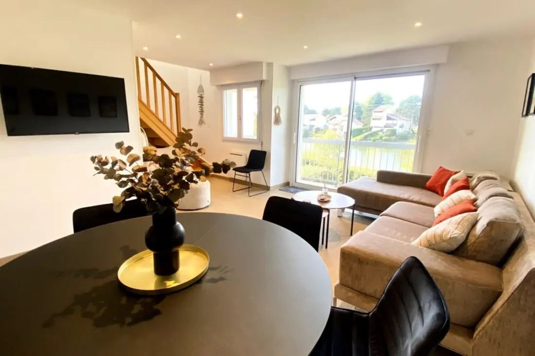 Residence Relaxing stay with Water view. Appt For 6 Luminous and Comfortable Pers