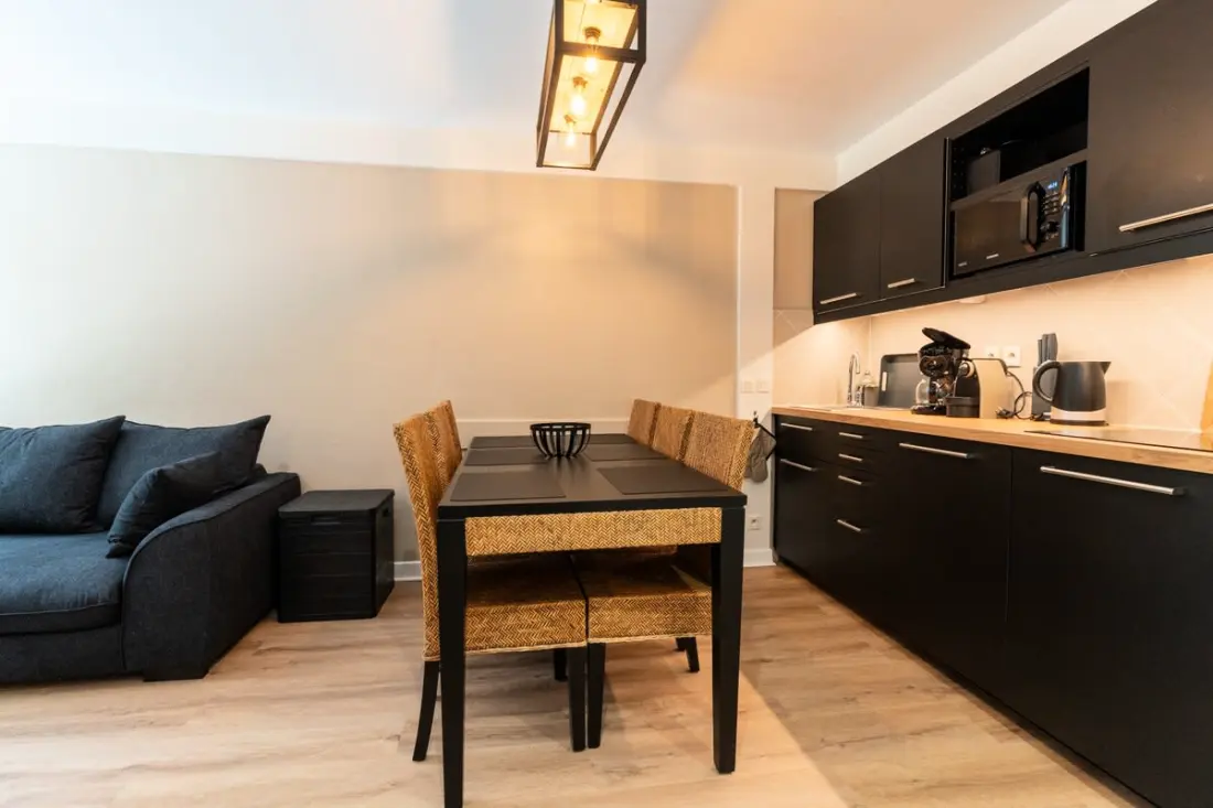 Residence Nagyon szép felújított apartman úszási medencével, tenisz és magán parkolóval 09