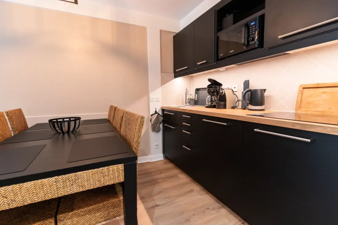 Residence Nagyon szép felújított apartman úszási medencével, tenisz és magán parkolóval 09
