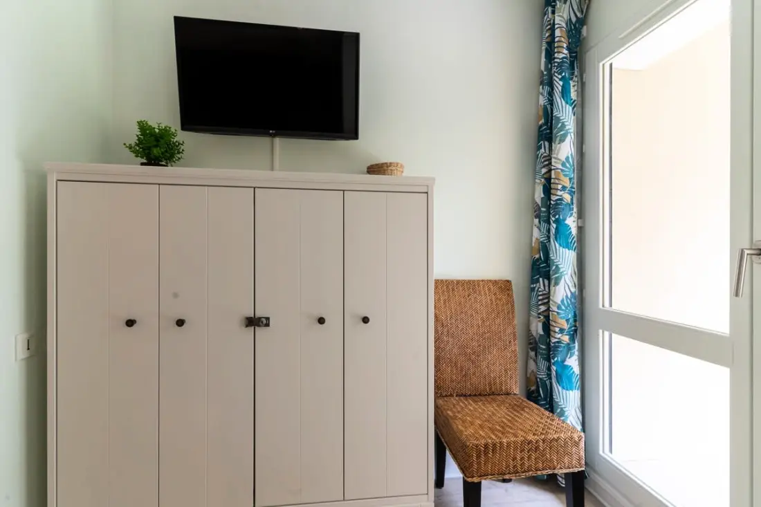 Residence Nagyon szép felújított apartman úszási medencével, tenisz és magán parkolóval 09