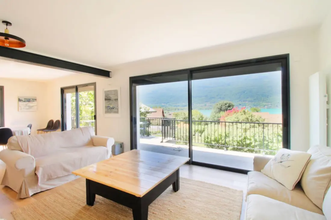 Kényelmes Villa kilátással a Du Bourget-tóra