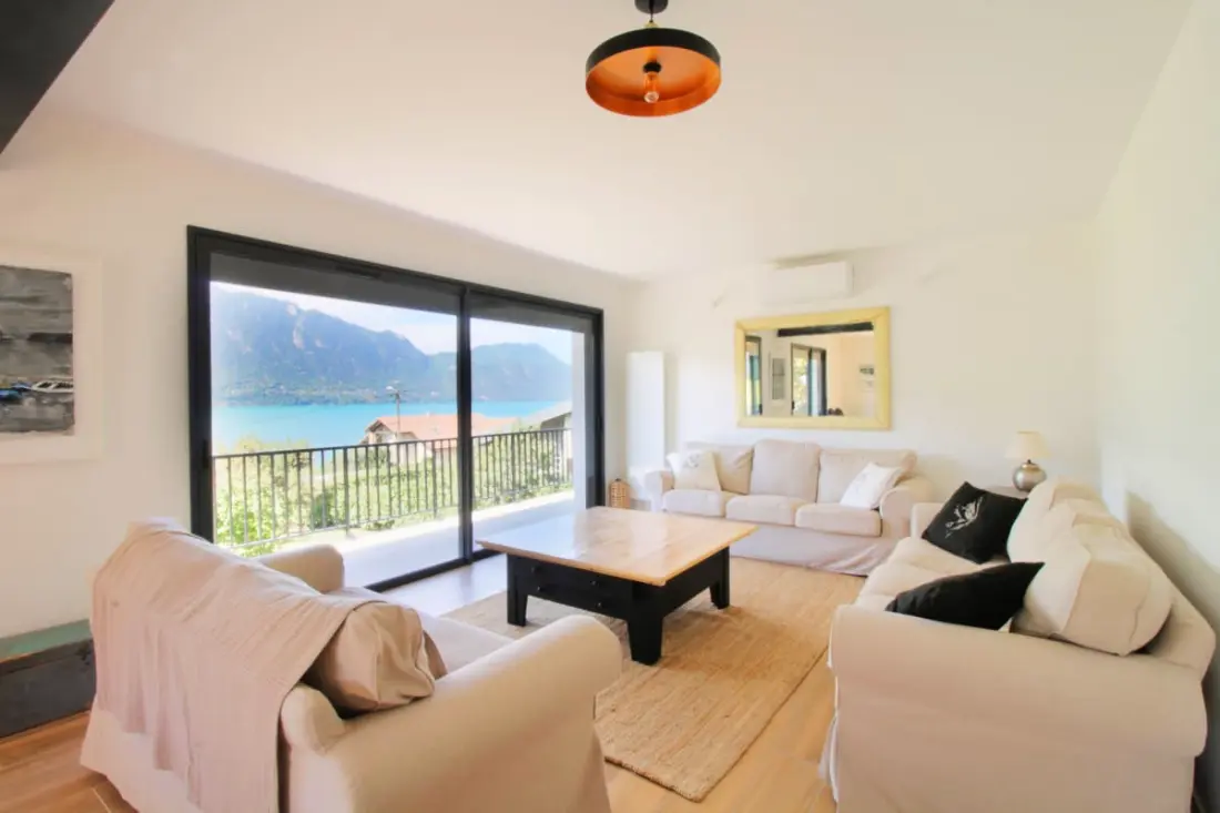 Kényelmes Villa kilátással a Du Bourget-tóra