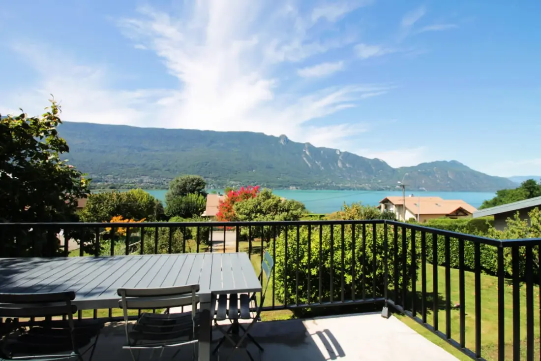 Kényelmes Villa kilátással a Du Bourget-tóra
