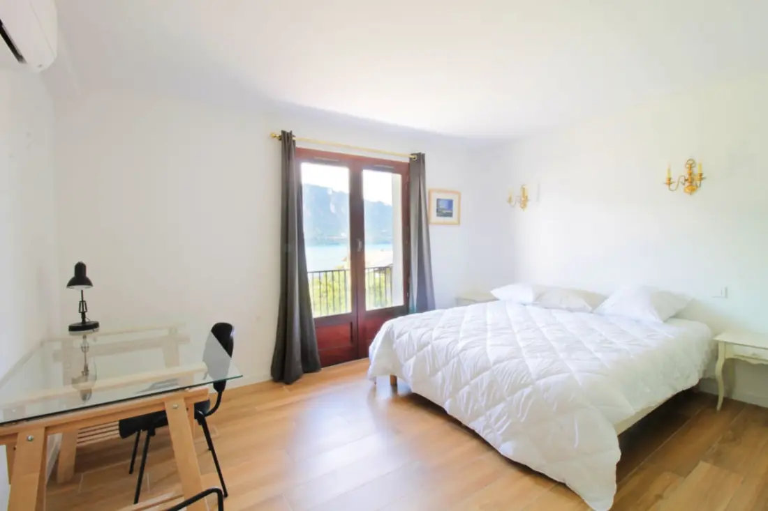 Kényelmes Villa kilátással a Du Bourget-tóra