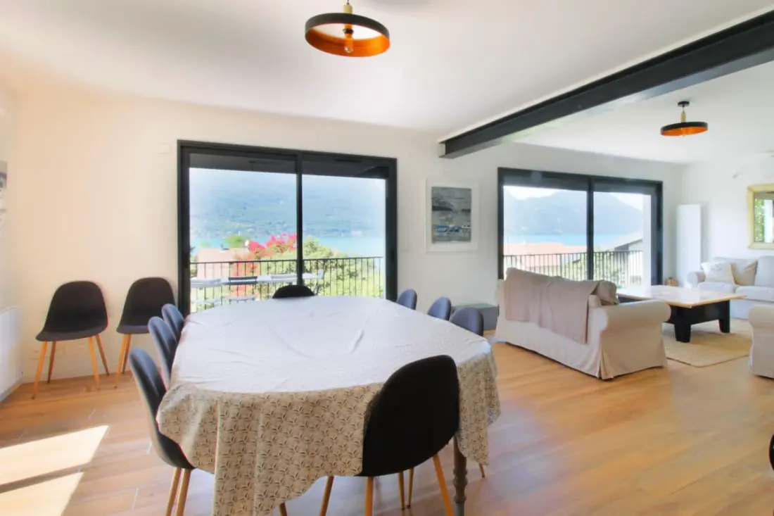 Kényelmes Villa kilátással a Du Bourget-tóra
