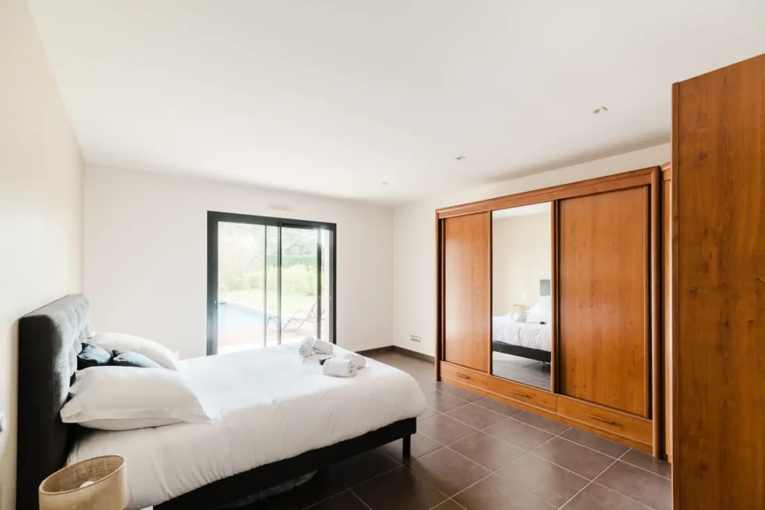 Gyönyörű Villa Contemporary 201 M2 úszómedencével