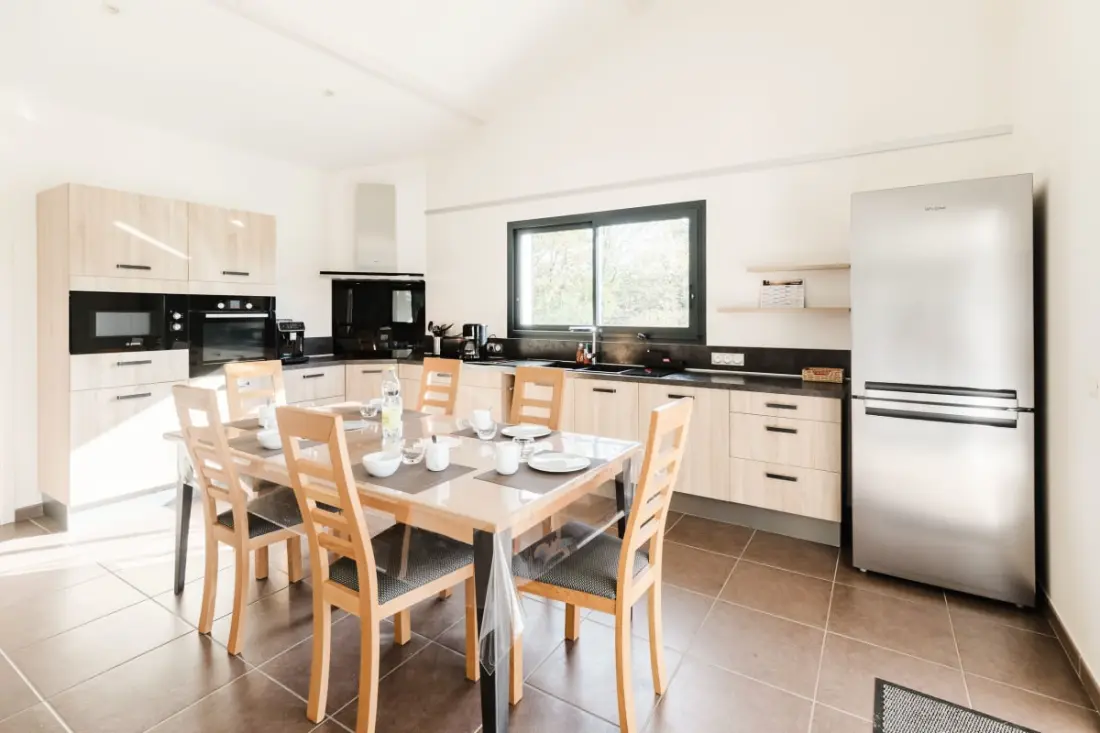 Gyönyörű Villa Contemporary 201 M2 úszómedencével