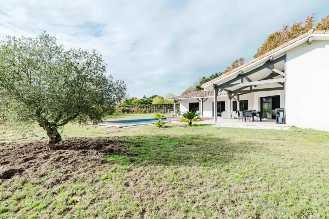 Gyönyörű Villa Contemporary 201 M2 úszómedencével