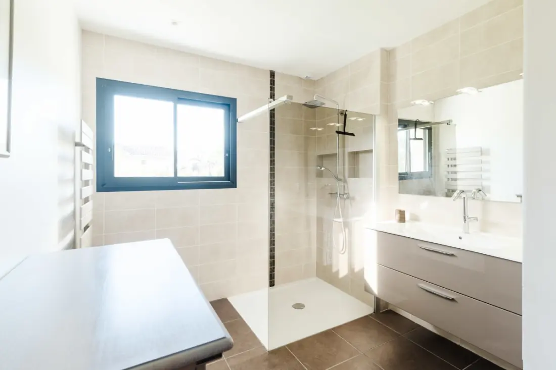 Gyönyörű Villa Contemporary 201 M2 úszómedencével