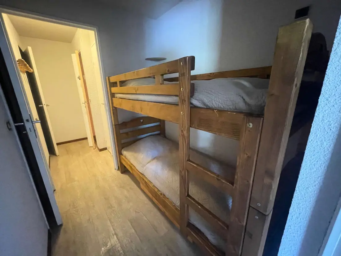 Residencia Apheratz-puerta F57