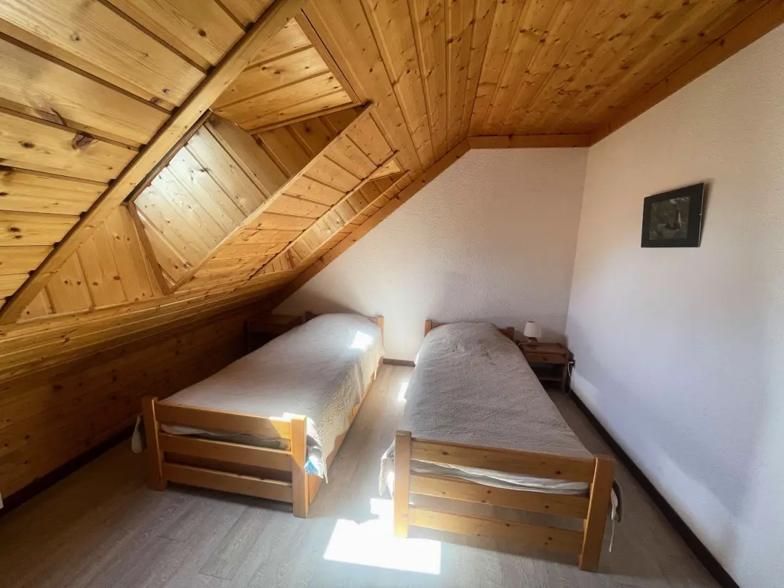 Residencia Apheratz-puerta F57