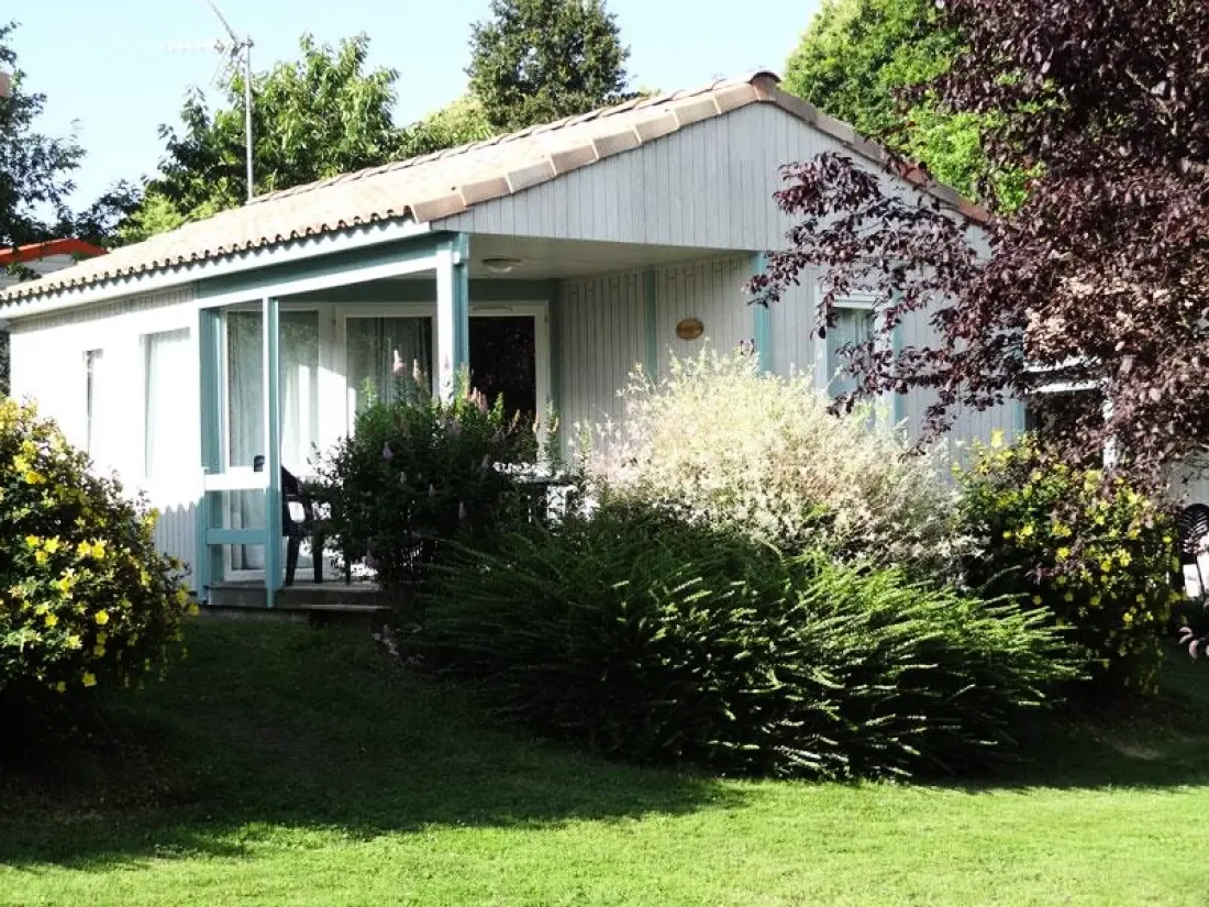 Camping Le Rouge Gorge4 Sterne★★★★