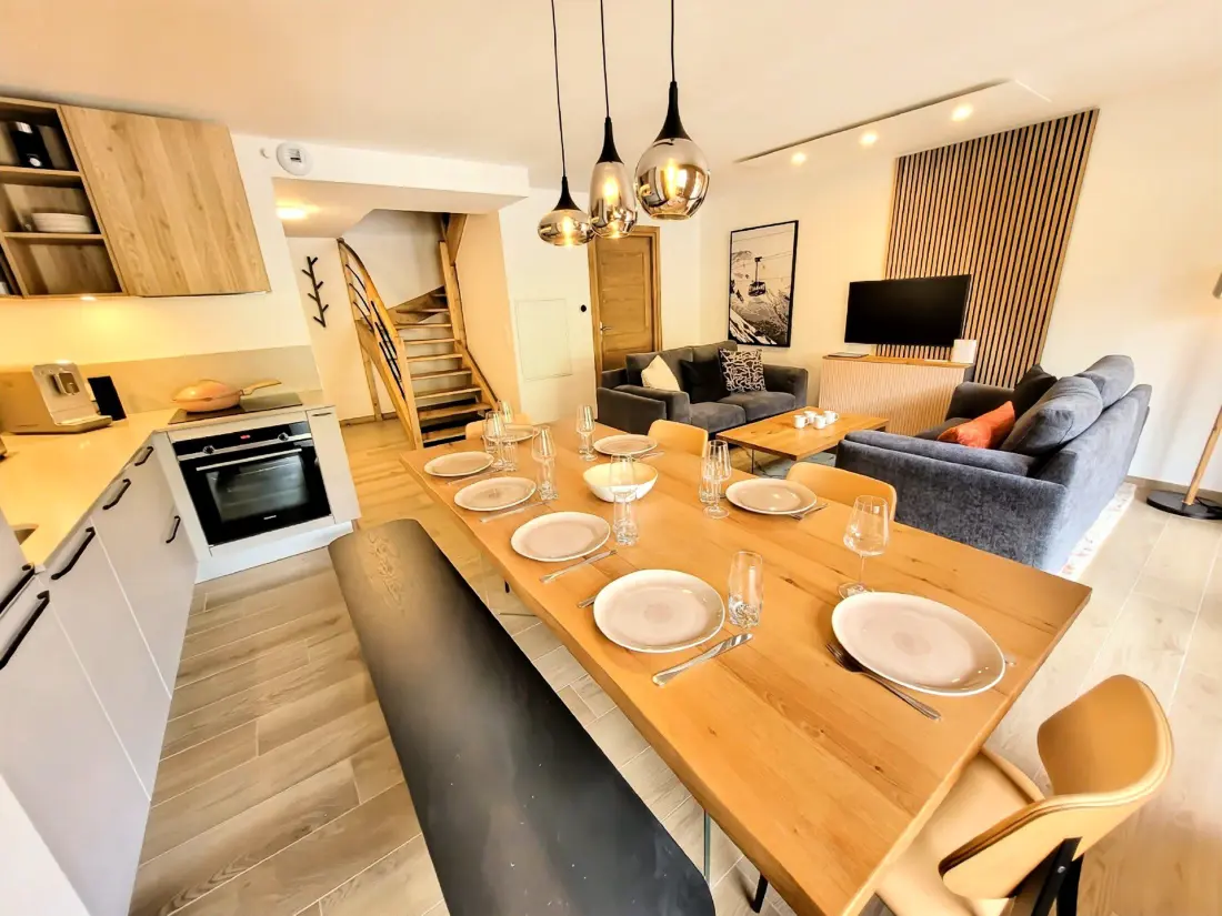 Carmine Lodge Residence