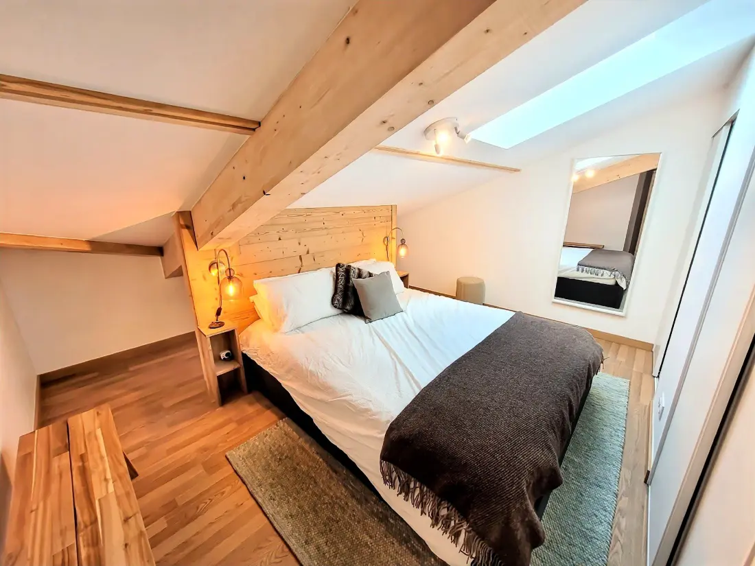 Carmine Lodge Residence