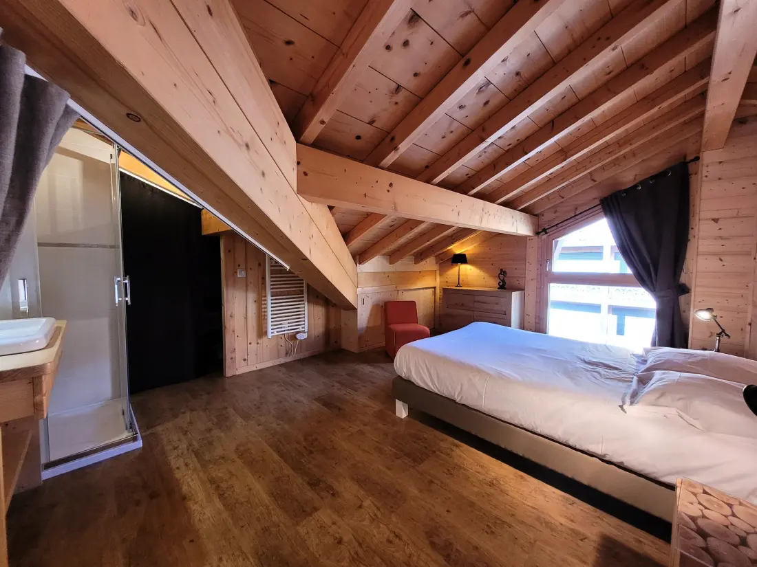 Eden Roc Ii Residence