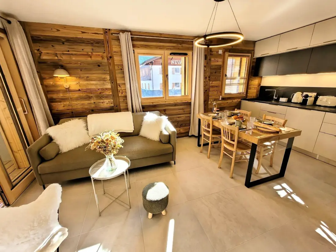 Essential Residence