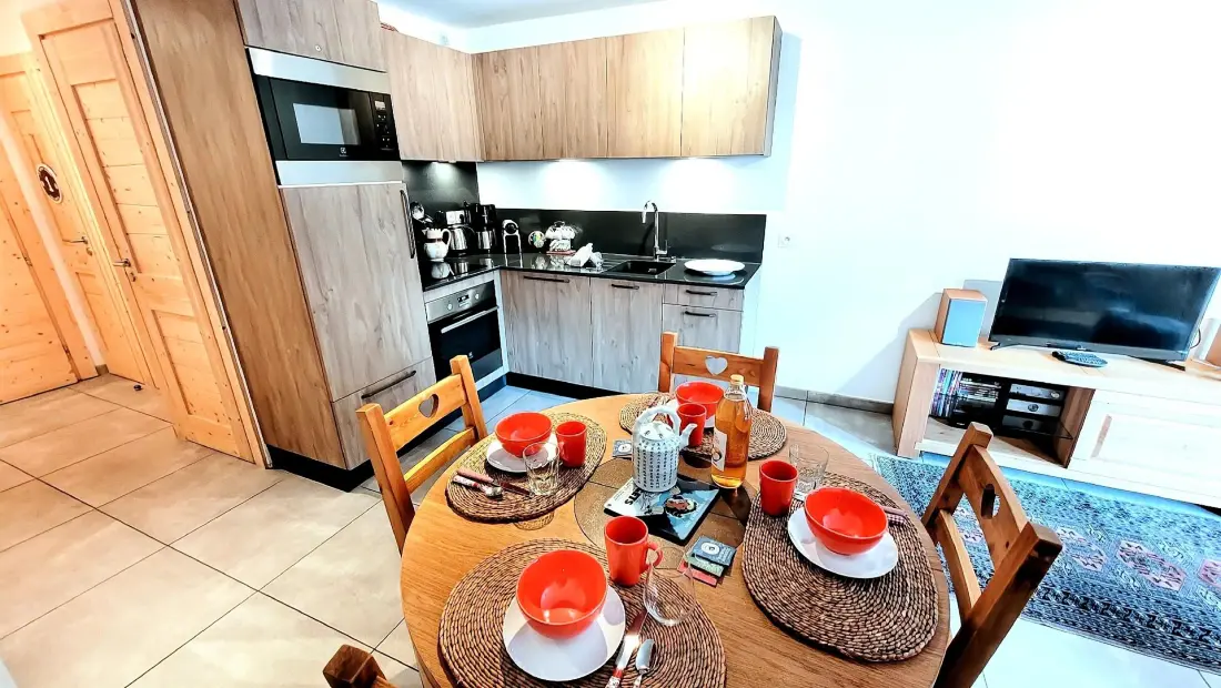 Residence White amber