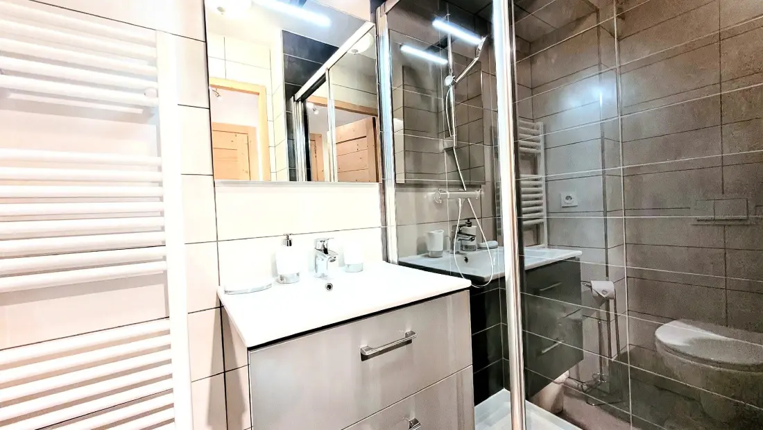 Residence White amber
