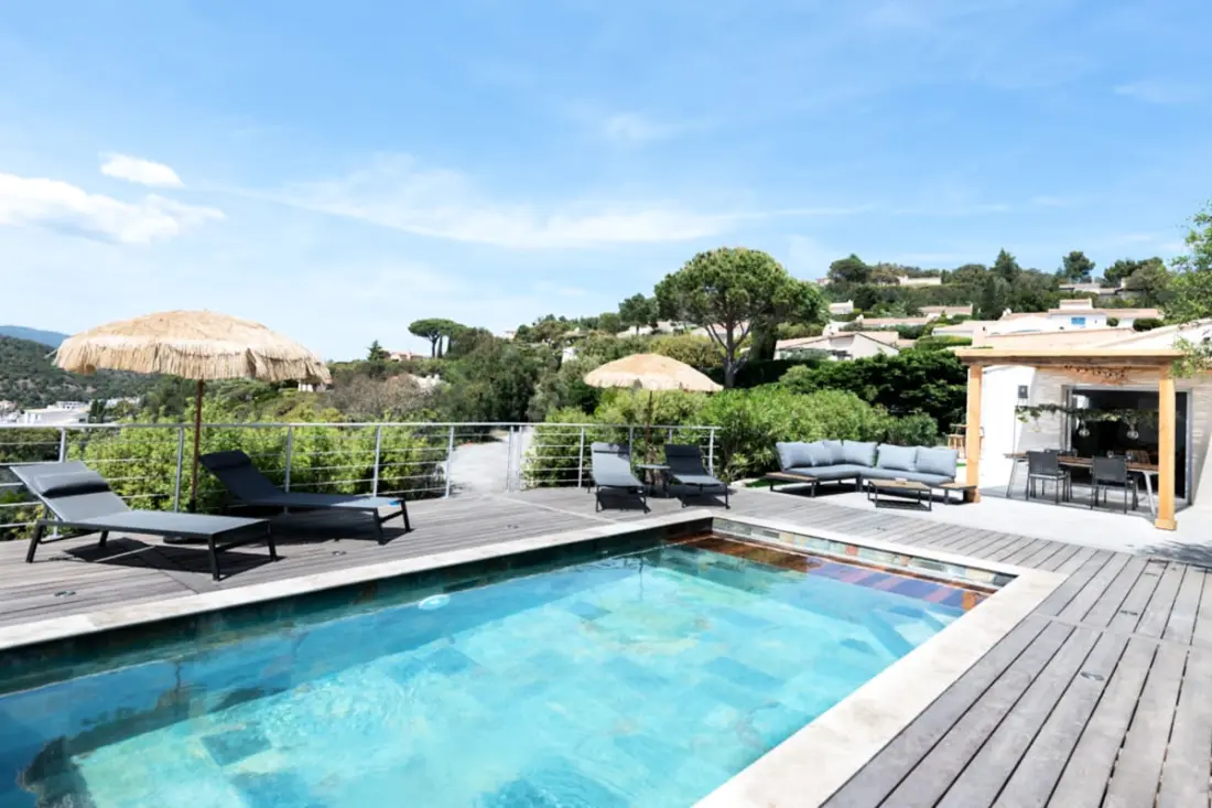 Magnificent Villa Pool & View Sea