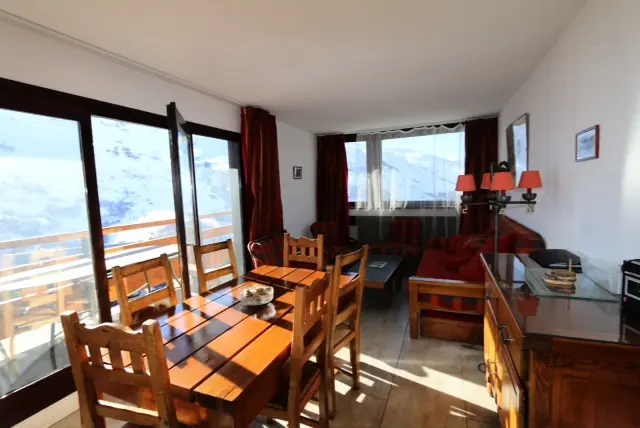 Erkélyes apartman Les Ménuires szívében
