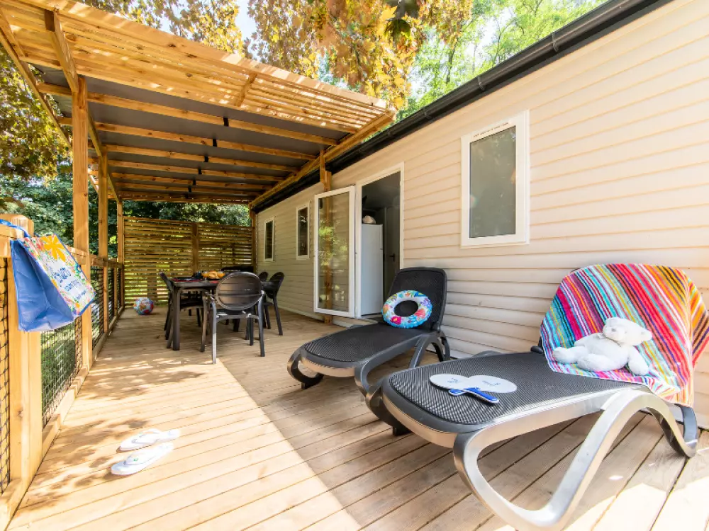 Kwiat Camping Mas de Champel 4 Gwiazdy★★★★ 4 Gwiazdy★★★★ 4 Gwiazdy★★★★ 4 Gwiazdy★★★★