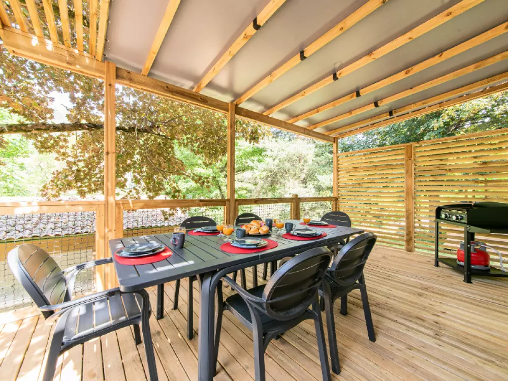 Kwiat Camping Mas de Champel 4 Gwiazdy★★★★ 4 Gwiazdy★★★★ 4 Gwiazdy★★★★ 4 Gwiazdy★★★★