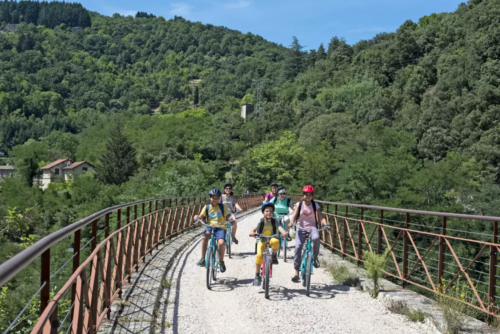 Kwiat Camping Mas de Champel 4 Gwiazdy★★★★ 4 Gwiazdy★★★★ 4 Gwiazdy★★★★ 4 Gwiazdy★★★★