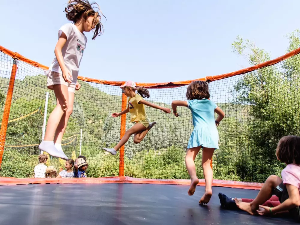 Kwiat Camping Mas de Champel 4 Gwiazdy★★★★ 4 Gwiazdy★★★★ 4 Gwiazdy★★★★ 4 Gwiazdy★★★★