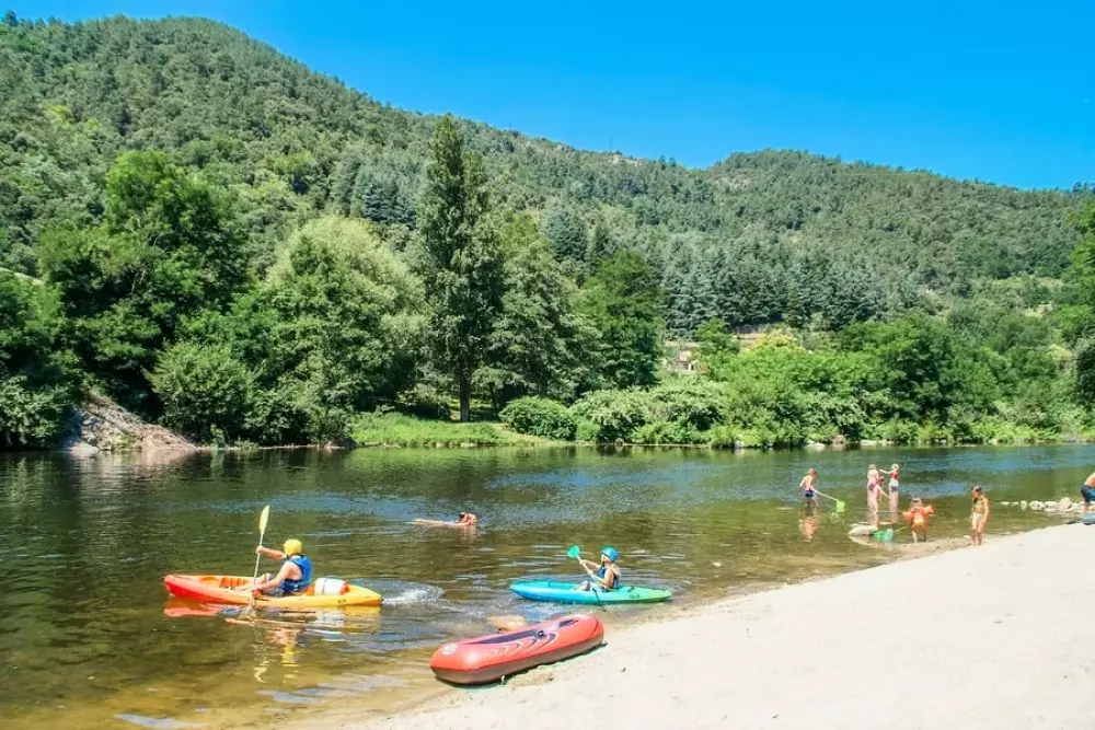 Kwiat Camping Mas de Champel 4 Gwiazdy★★★★ 4 Gwiazdy★★★★ 4 Gwiazdy★★★★ 4 Gwiazdy★★★★