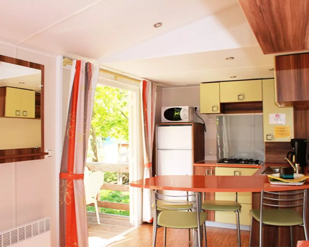 Kwiat Camping Mas de Champel 4 Gwiazdy★★★★ 4 Gwiazdy★★★★ 4 Gwiazdy★★★★ 4 Gwiazdy★★★★