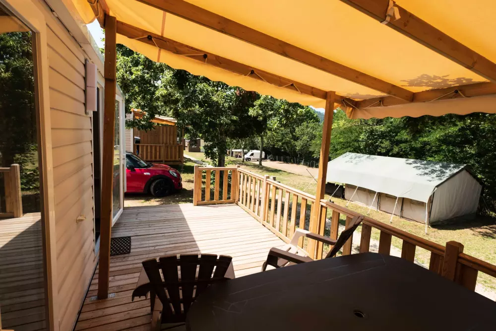 Kwiat Camping Mas de Champel 4 Gwiazdy★★★★ 4 Gwiazdy★★★★ 4 Gwiazdy★★★★ 4 Gwiazdy★★★★