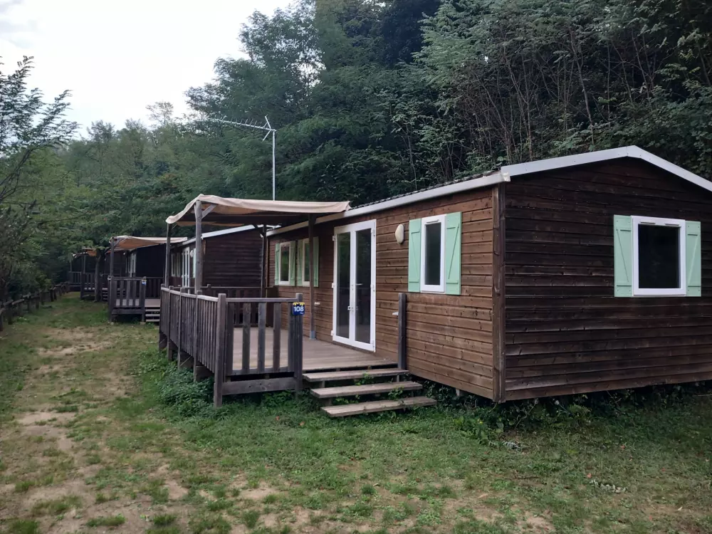 Kwiat Camping Mas de Champel 4 Gwiazdy★★★★ 4 Gwiazdy★★★★ 4 Gwiazdy★★★★ 4 Gwiazdy★★★★