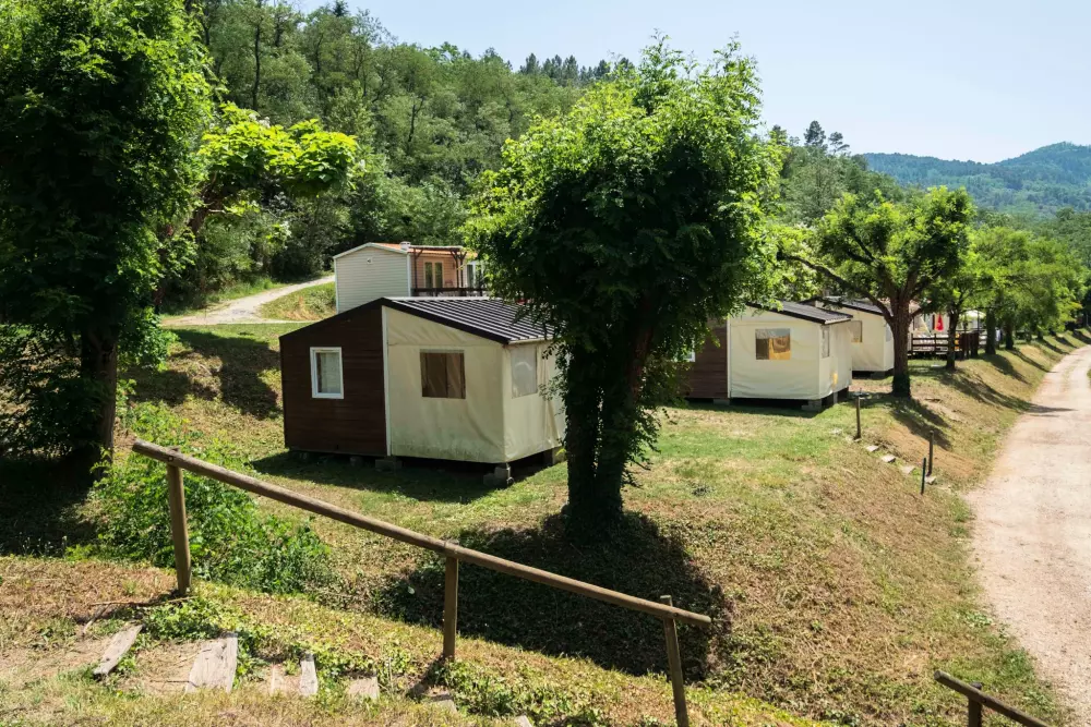 Kwiat Camping Mas de Champel 4 Gwiazdy★★★★ 4 Gwiazdy★★★★ 4 Gwiazdy★★★★ 4 Gwiazdy★★★★