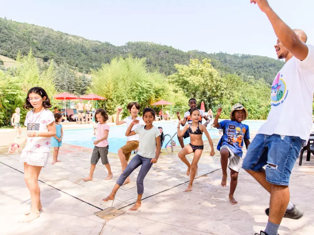 Kwiat Camping Mas de Champel 4 Gwiazdy★★★★ 4 Gwiazdy★★★★ 4 Gwiazdy★★★★ 4 Gwiazdy★★★★