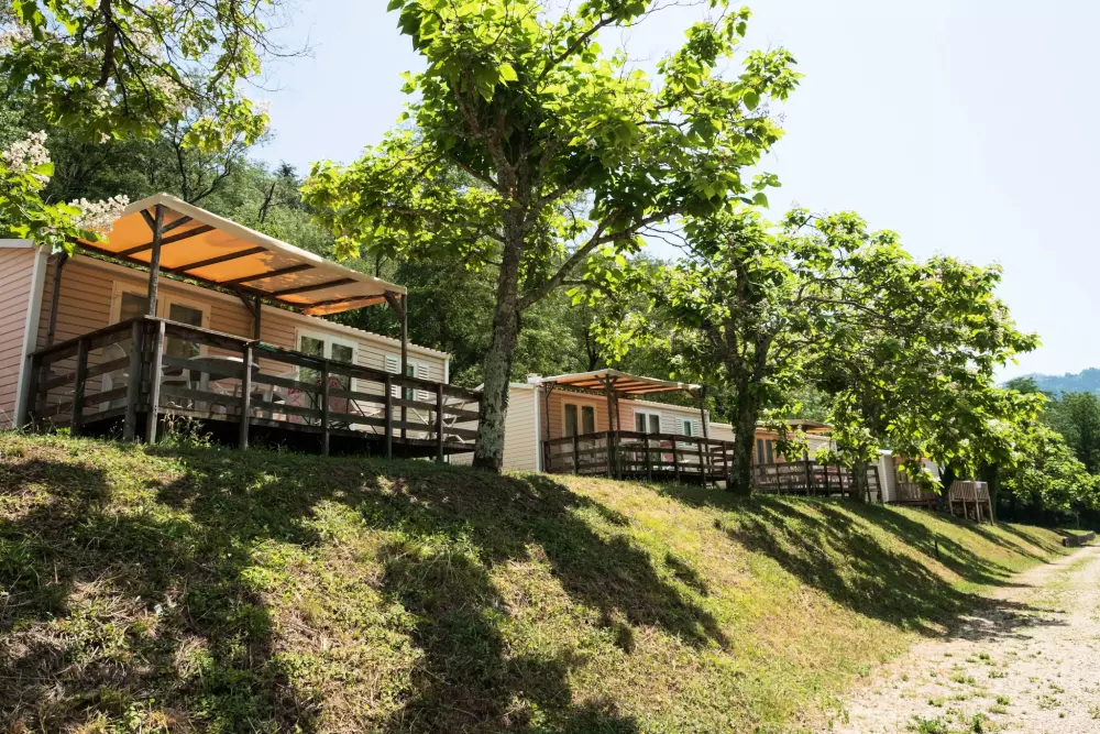 Kwiat Camping Mas de Champel 4 Gwiazdy★★★★ 4 Gwiazdy★★★★ 4 Gwiazdy★★★★ 4 Gwiazdy★★★★