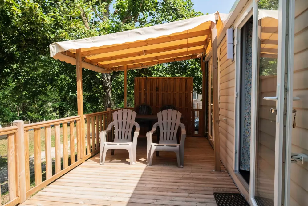 Kwiat Camping Mas de Champel 4 Gwiazdy★★★★ 4 Gwiazdy★★★★ 4 Gwiazdy★★★★ 4 Gwiazdy★★★★