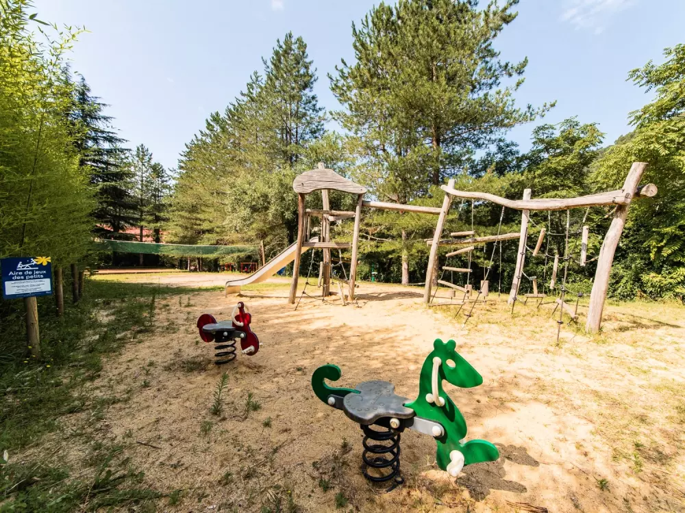 Kwiat Camping Mas de Champel 4 Gwiazdy★★★★ 4 Gwiazdy★★★★ 4 Gwiazdy★★★★ 4 Gwiazdy★★★★