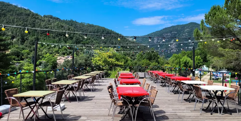 Kwiat Camping Mas de Champel 4 Gwiazdy★★★★ 4 Gwiazdy★★★★ 4 Gwiazdy★★★★ 4 Gwiazdy★★★★