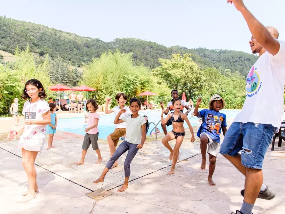 Kwiat Camping Mas de Champel 4 Gwiazdy★★★★ 4 Gwiazdy★★★★ 4 Gwiazdy★★★★ 4 Gwiazdy★★★★