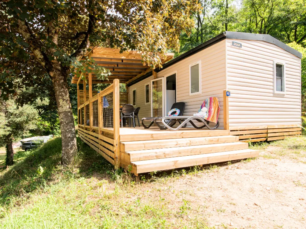 Kwiat Camping Mas de Champel 4 Gwiazdy★★★★ 4 Gwiazdy★★★★ 4 Gwiazdy★★★★ 4 Gwiazdy★★★★